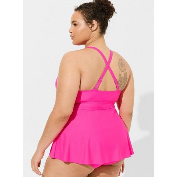 NWT Torrid Wireless XO Triangle Tankini - Picture 2 of 4